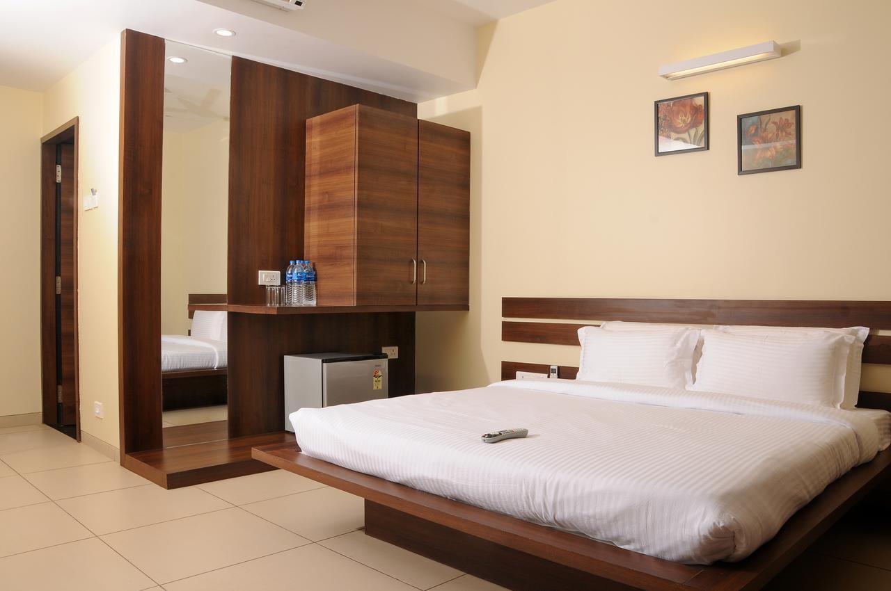 Hotel 3 Leaves Kolhapur Exterior photo