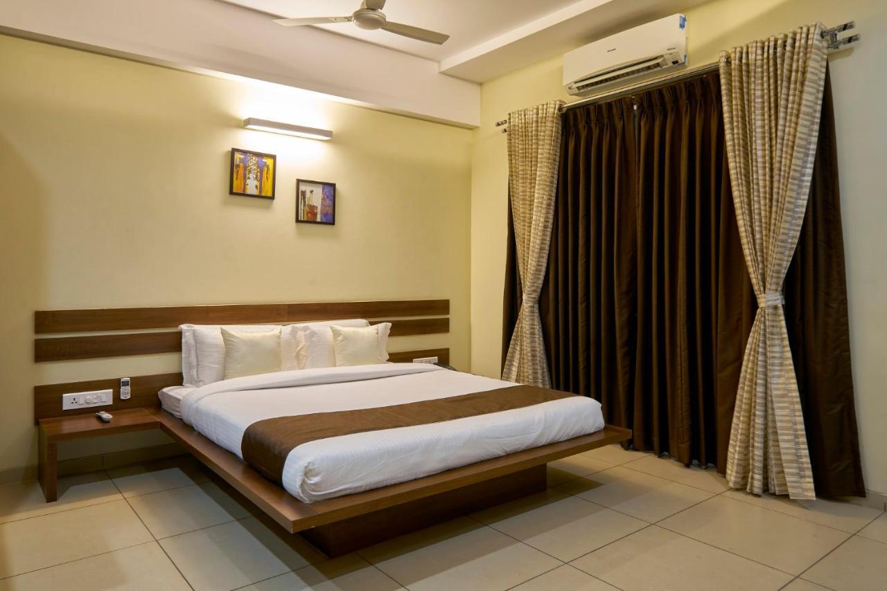 Hotel 3 Leaves Kolhapur Exterior photo